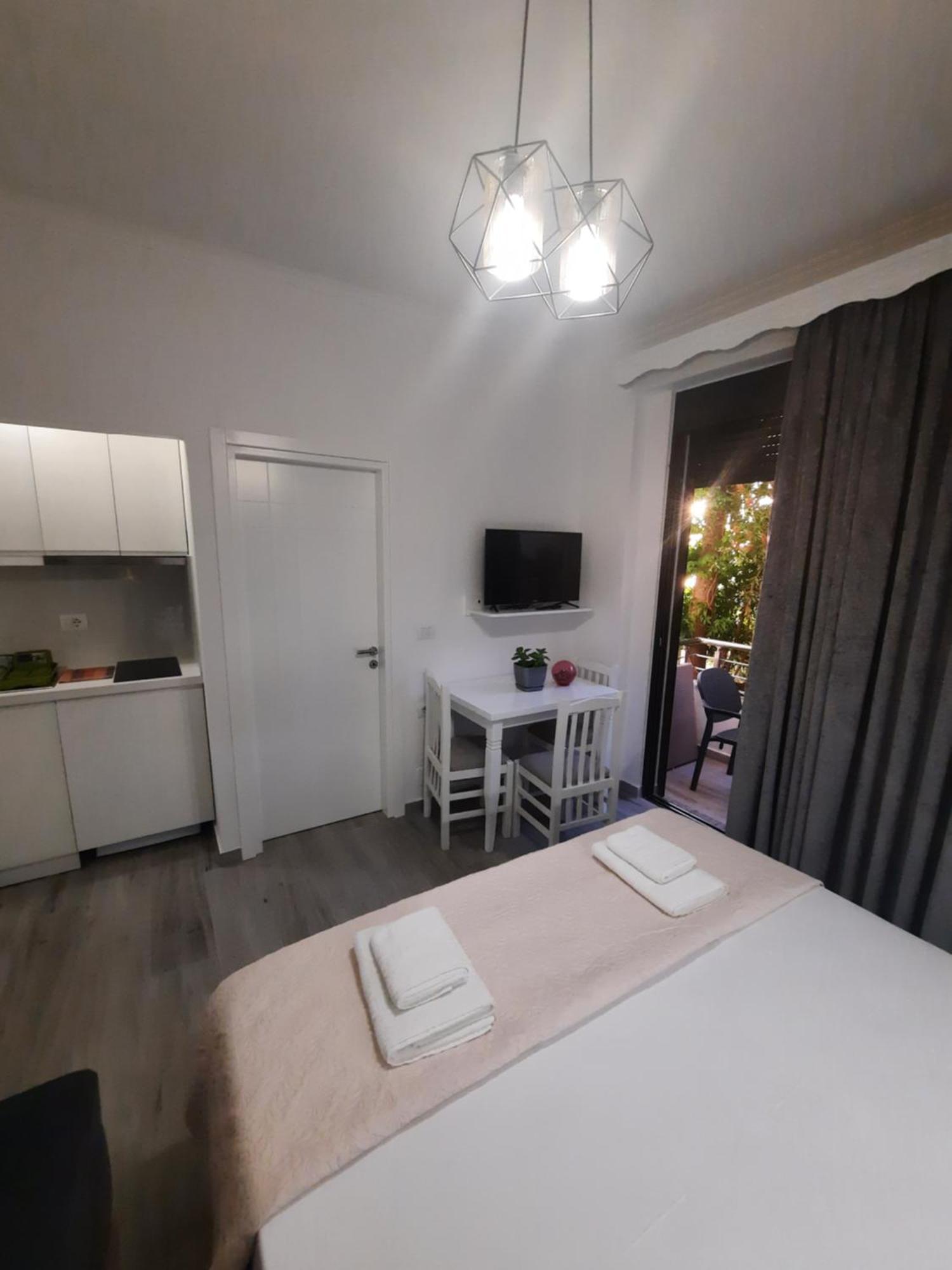 Nora'S Guesthouse Саранде Екстериор снимка
